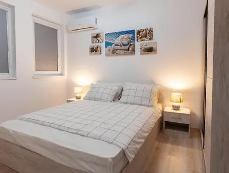 Apartament Ioama Island *